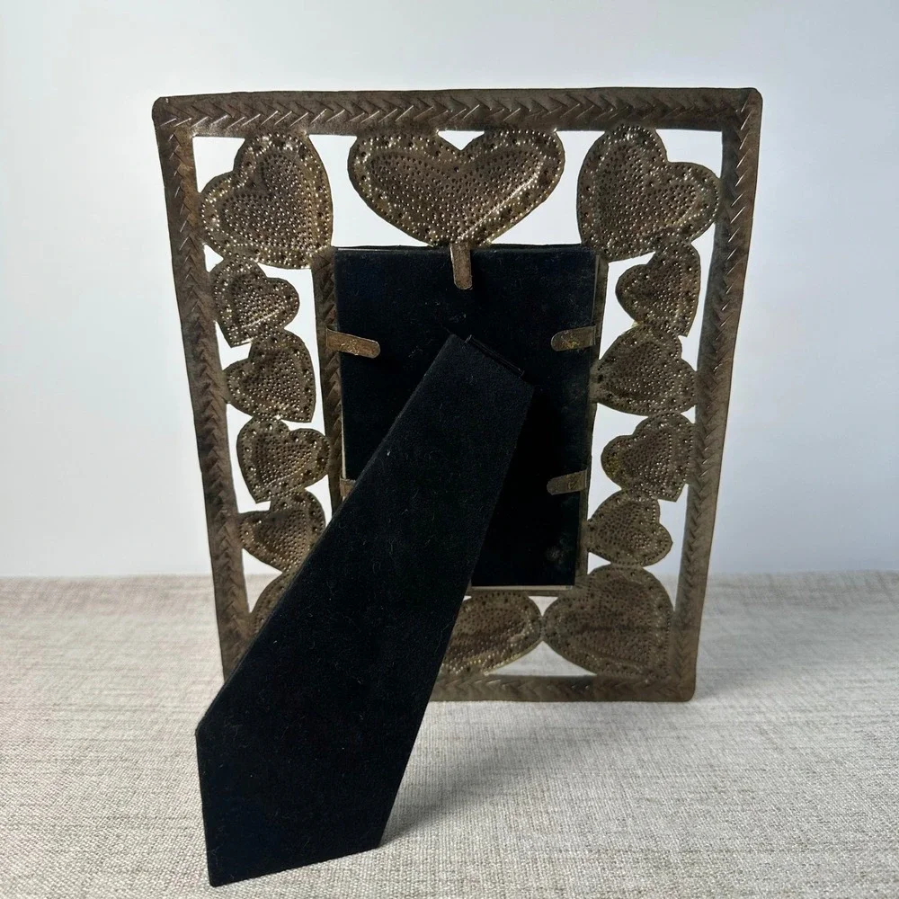 Heart of Haiti Macy's Haitian Metal Heart Picture Frame 4x6 Signed Simon